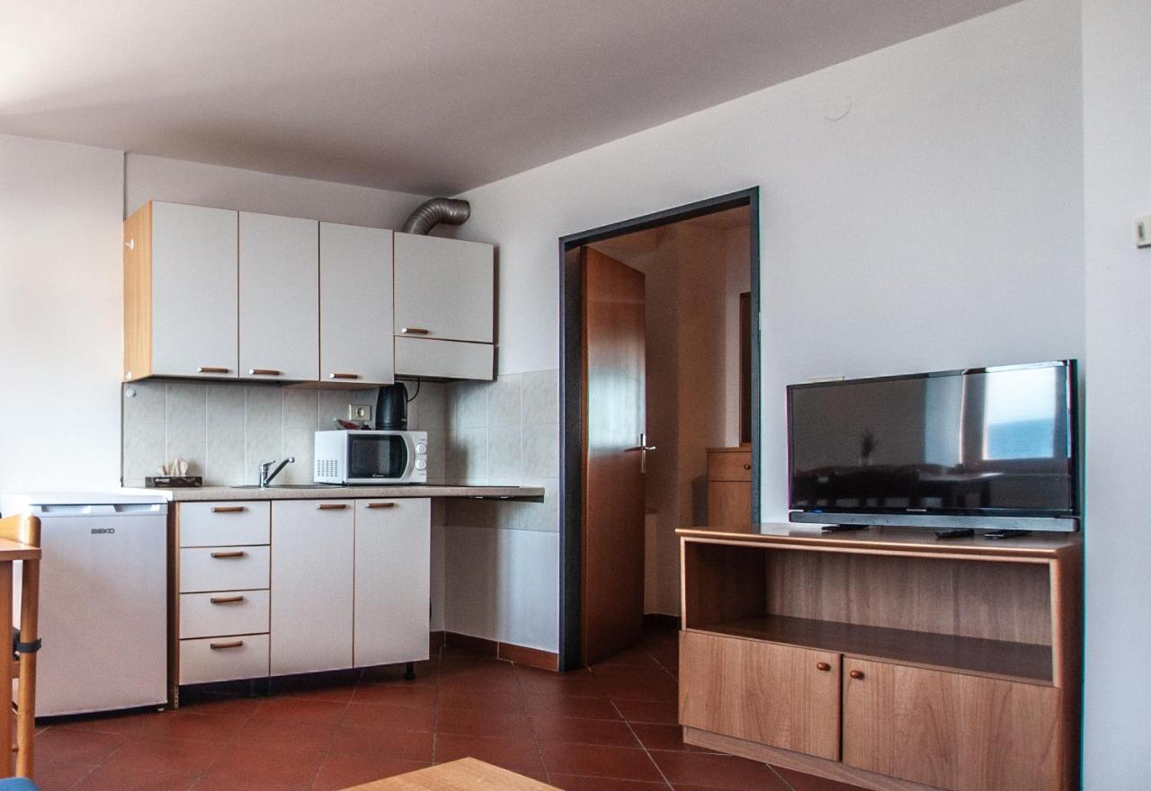Apartments Punta ไพราน ภายนอก รูปภาพ