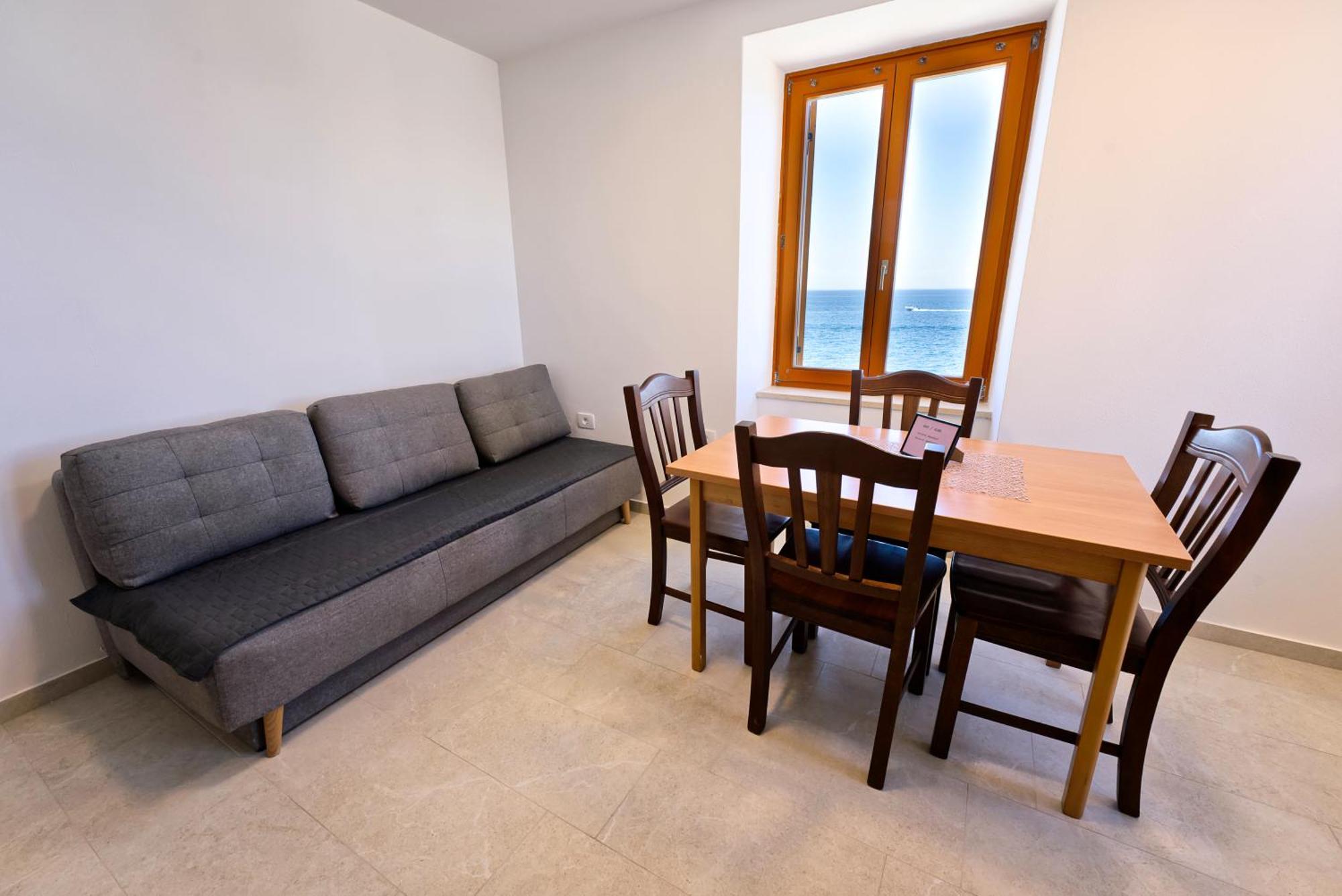 Apartments Punta ไพราน ภายนอก รูปภาพ
